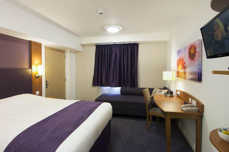 Premier Inn Blackpool East Екстериор снимка